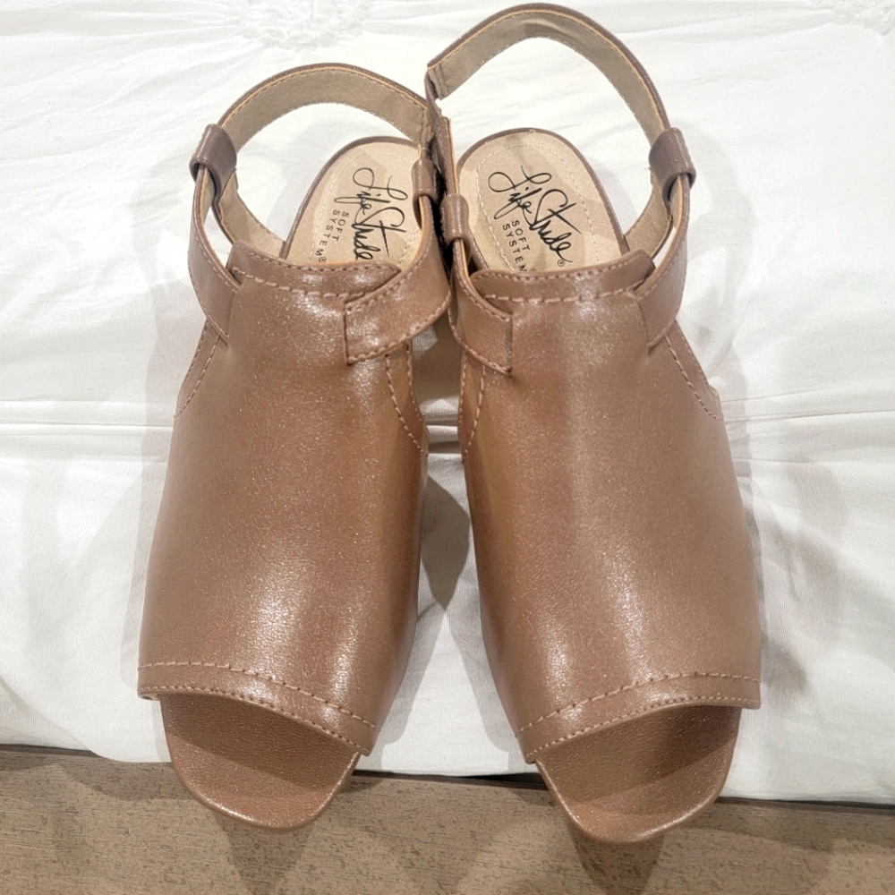 New Beige leather ankle bootie